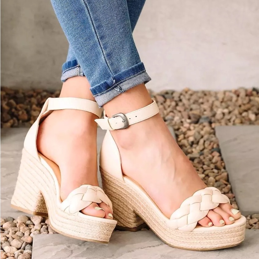 NIB Platform Sandals
